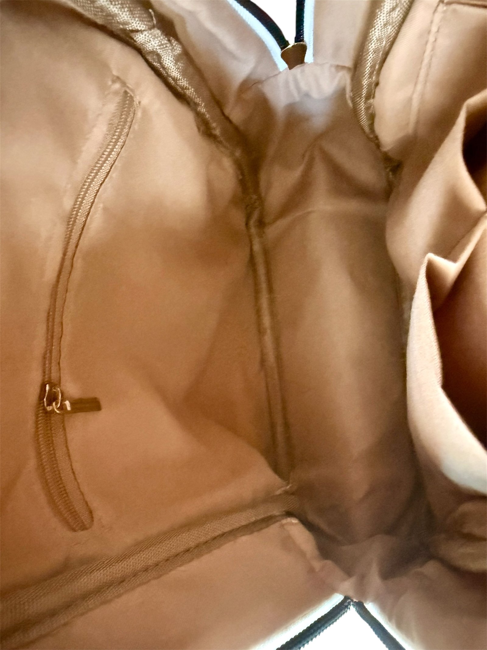 GUESS Vikky Γυναικείο Σακίδιο Πλάτης – Μπεζ / Camel - Image 3